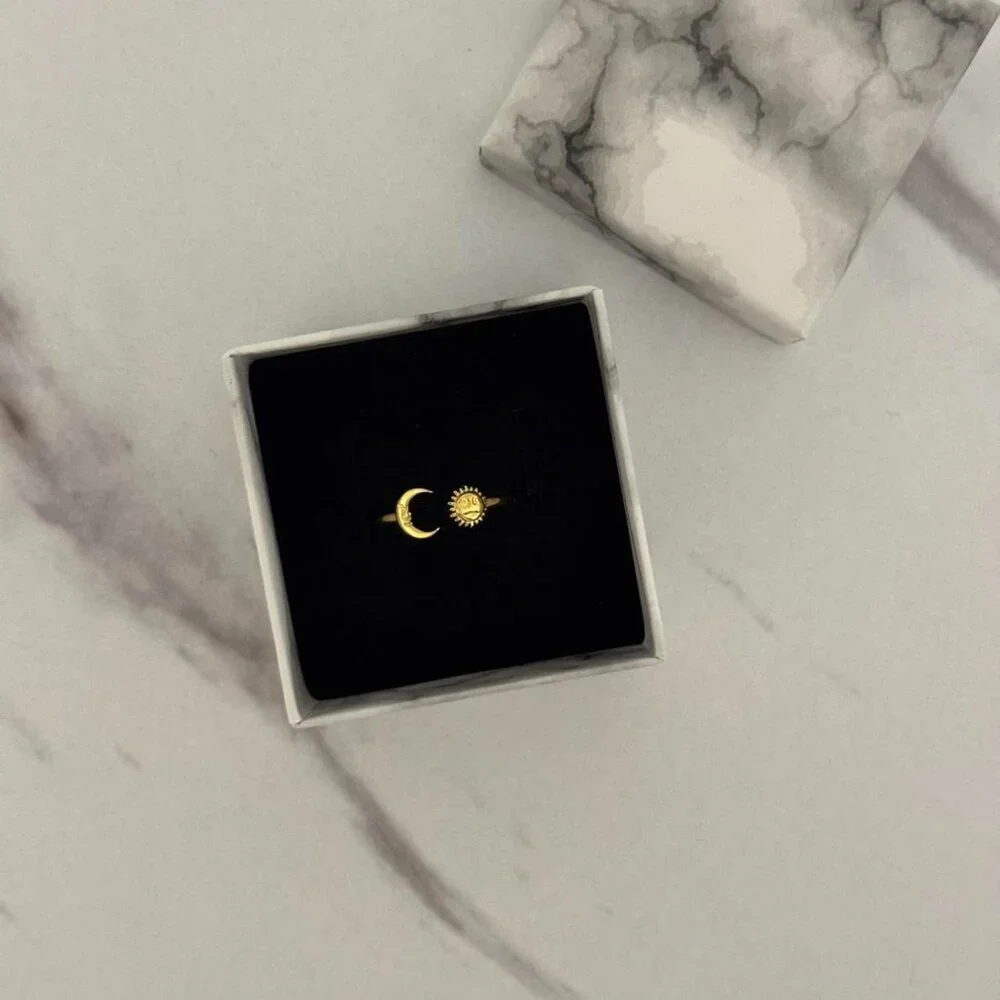 SKU0252 Gold SUN‎ Moon Shape Women Retro Fashion Ring Stainless steel + gift bag